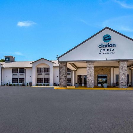 Clarion Pointe Marshall酒店 外观 照片